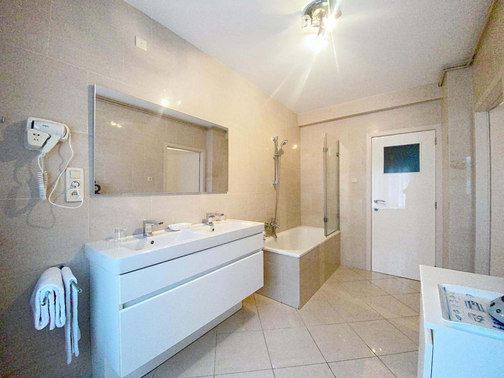 Gastenkamers Centersuites Остдюнкерк Екстериор снимка