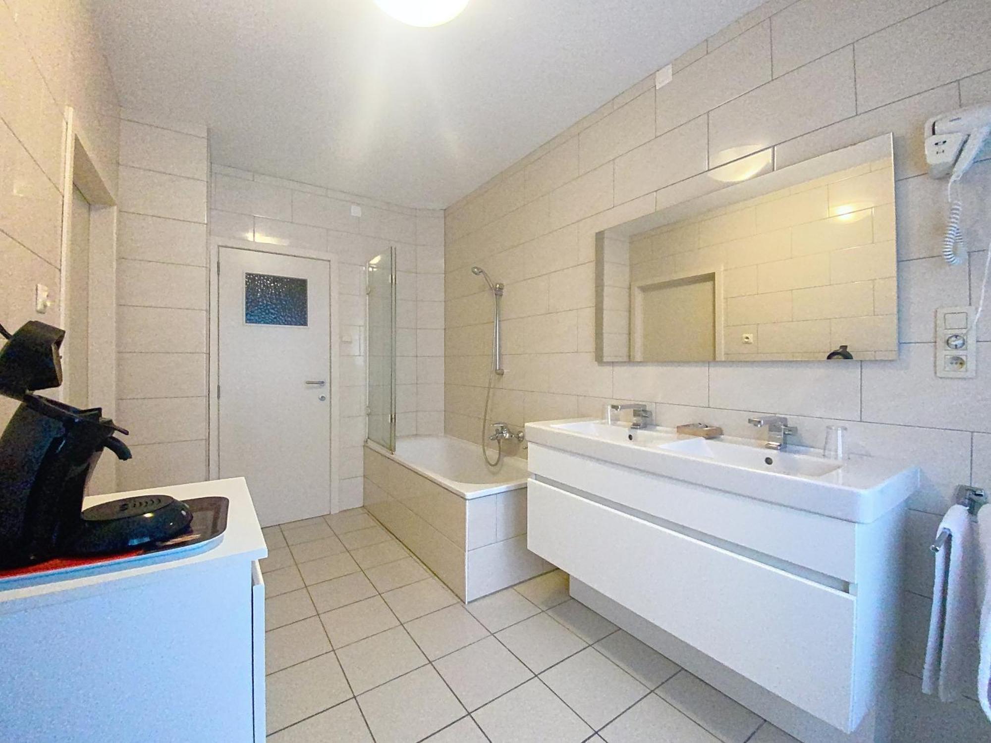 Gastenkamers Centersuites Остдюнкерк Екстериор снимка